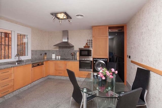 3 slaapkamer Halfvrijstaande villa te huur in Santa Clara, Marbella met zwembad garage - € 3.500 (Ref: 8759460)