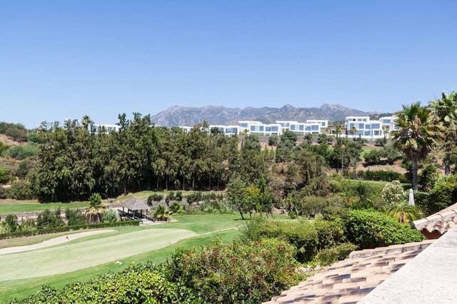 3 slaapkamer Halfvrijstaande villa te huur in Santa Clara, Marbella met zwembad garage - € 3.500 (Ref: 8759460)