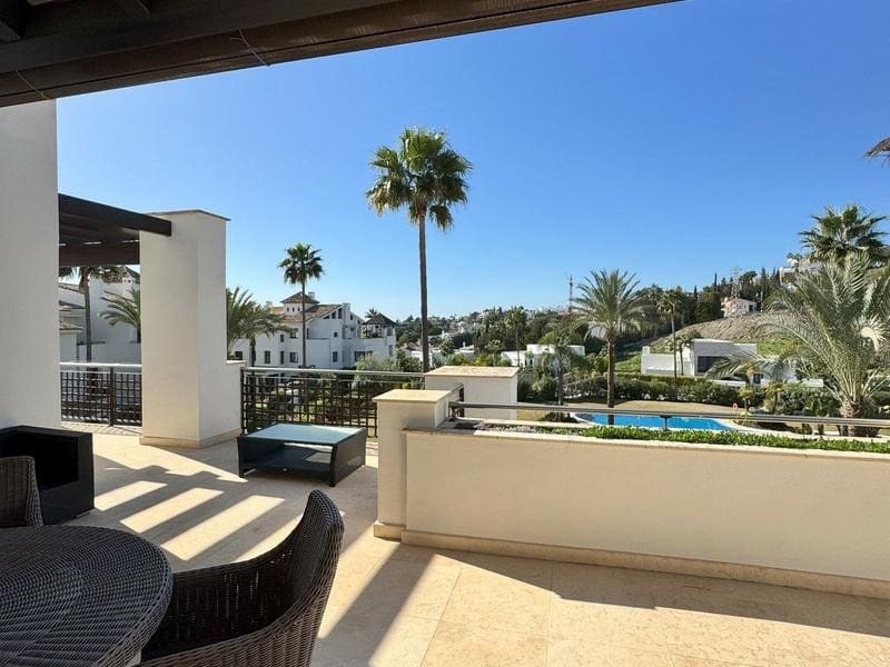 3 bedroom Townhouse for rent in Benahavis with pool garage - € 5,000 (Ref: 8766329)