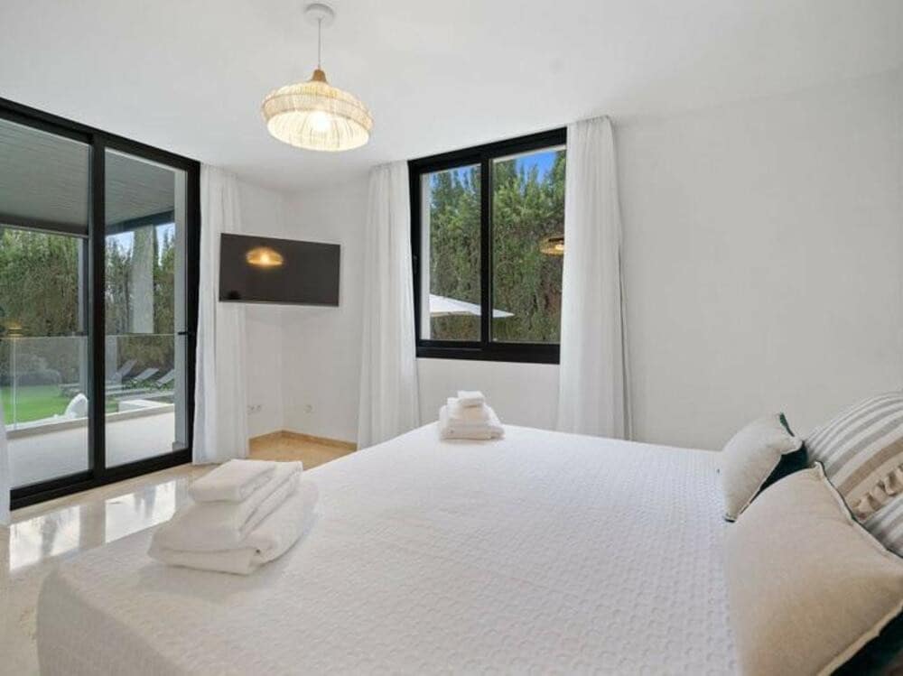 5 Zimmer Villa zu vermieten in Nueva Andalucia mit Pool Garage - 13.000 € (Ref: 8769761)