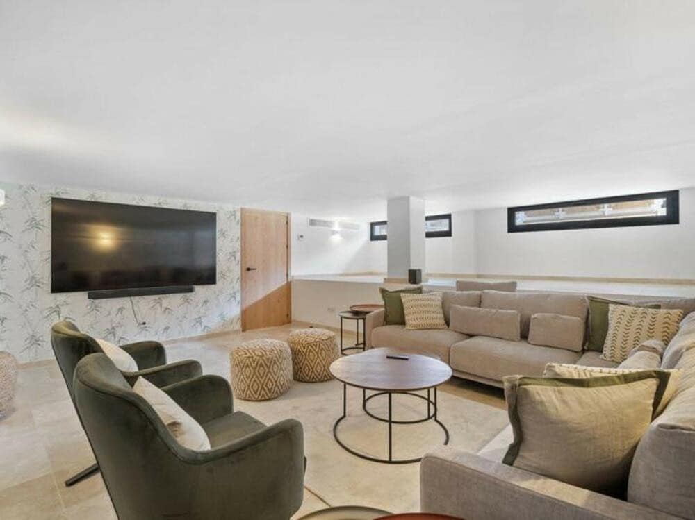 5 Zimmer Villa zu vermieten in Nueva Andalucia mit Pool Garage - 13.000 € (Ref: 8769761)