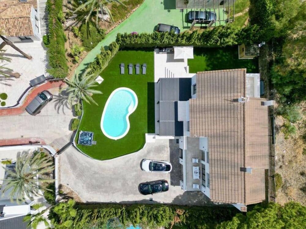 5 Zimmer Villa zu vermieten in Nueva Andalucia mit Pool Garage - 13.000 € (Ref: 8769761)