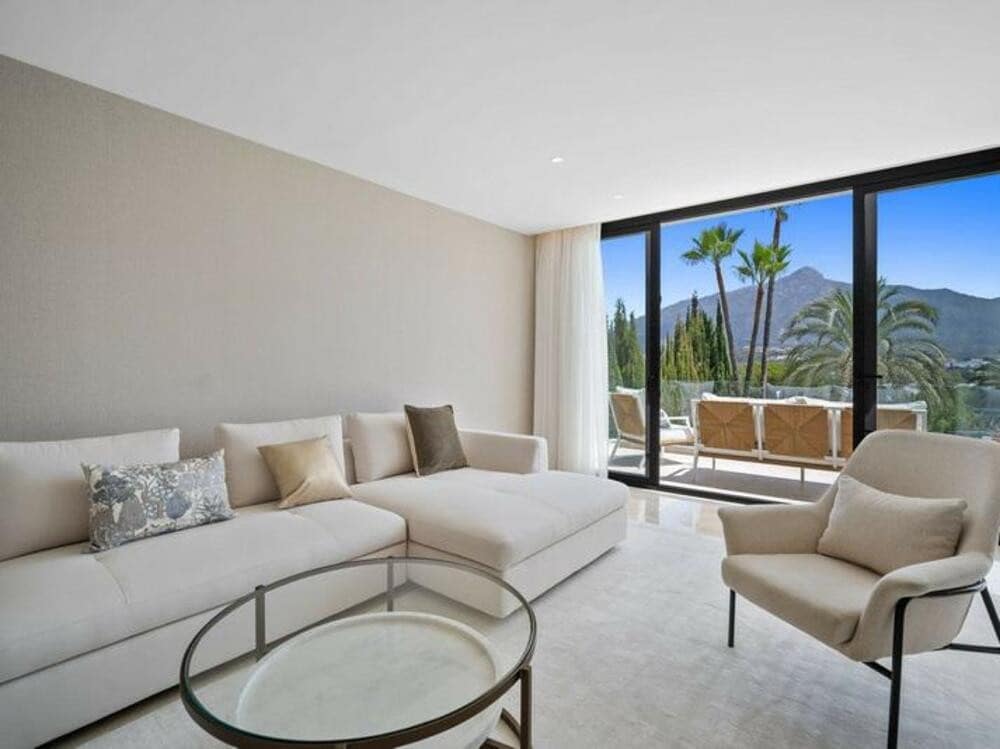 5 Zimmer Villa zu vermieten in Nueva Andalucia mit Pool Garage - 13.000 € (Ref: 8769761)