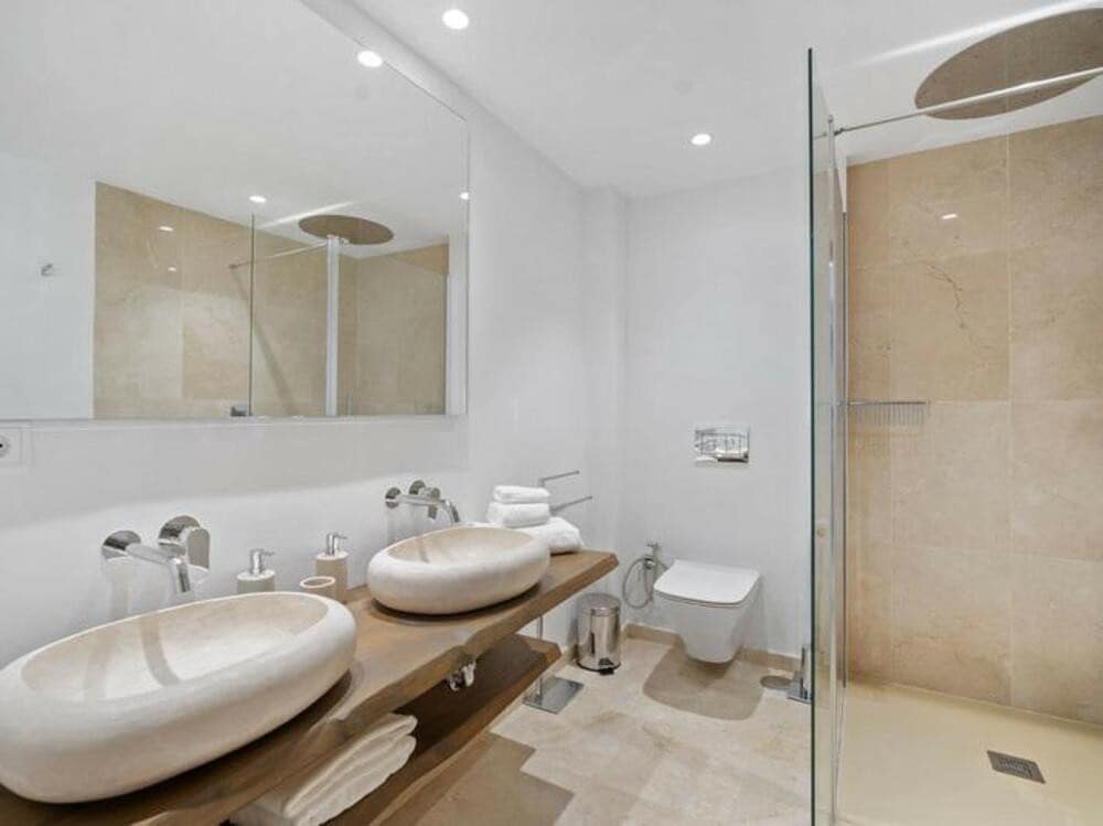 5 Zimmer Villa zu vermieten in Nueva Andalucia mit Pool Garage - 13.000 € (Ref: 8769761)