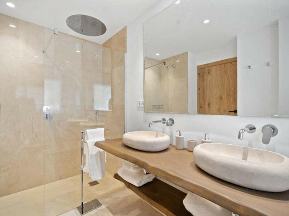 5 Zimmer Villa zu vermieten in Nueva Andalucia mit Pool Garage - 13.000 € (Ref: 8769761)