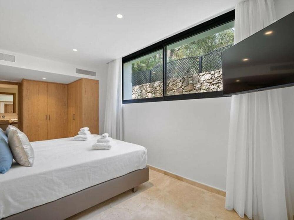 5 Zimmer Villa zu vermieten in Nueva Andalucia mit Pool Garage - 13.000 € (Ref: 8769761)