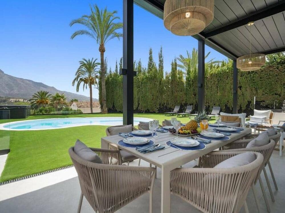 5 Zimmer Villa zu vermieten in Nueva Andalucia mit Pool Garage - 13.000 € (Ref: 8769761)