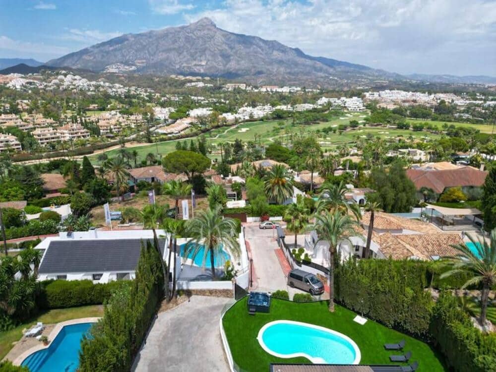 5 Zimmer Villa zu vermieten in Nueva Andalucia mit Pool Garage - 13.000 € (Ref: 8769761)