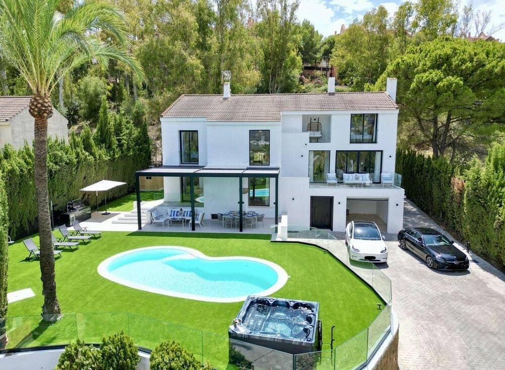 5 bedroom Villa for rent in Nueva Andalucia with pool garage - € 14,000 (Ref: 8769761)