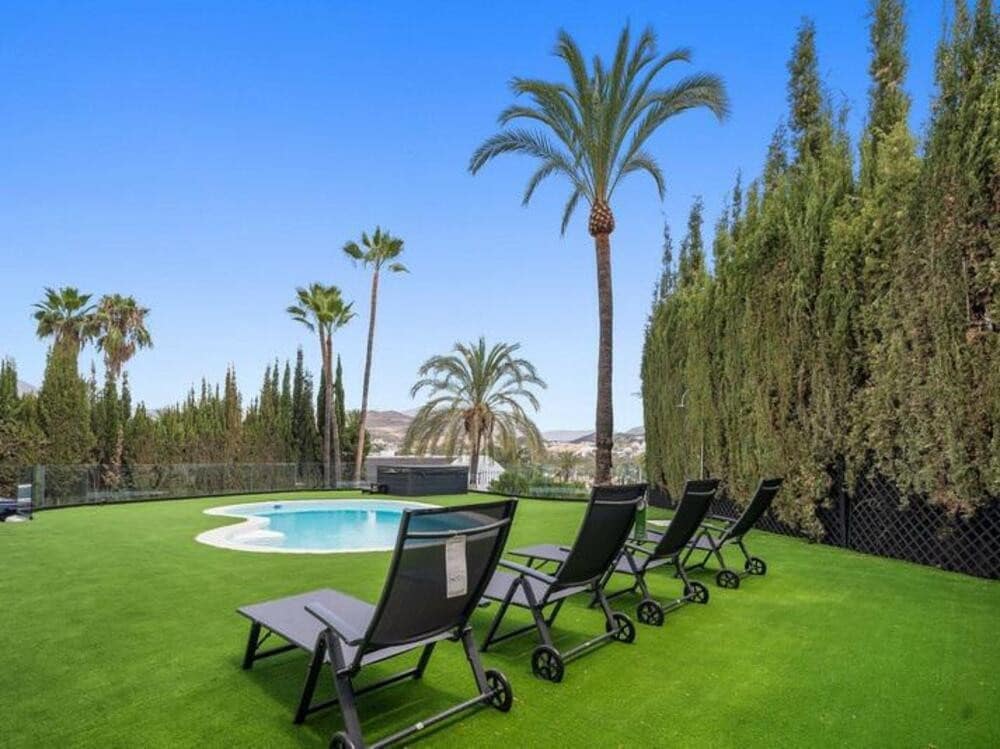 5 bedroom Villa for rent in Nueva Andalucia with pool garage - € 14,000 (Ref: 8769761)