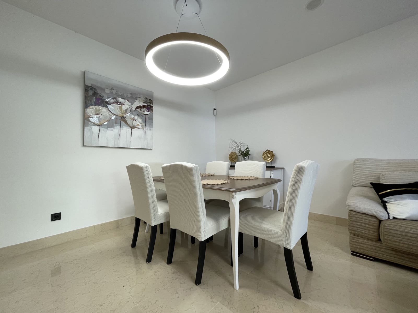 2 Zimmer Apartment zu vermieten in Benahavis mit Pool Garage - 2.300 € (Ref: 8769762)