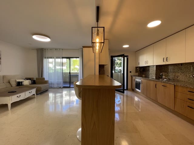 2 Zimmer Apartment zu vermieten in Los Arqueros - Puerto del Almendro, Benahavís mit Pool Garage - 2.300 € (Ref: 8769762)