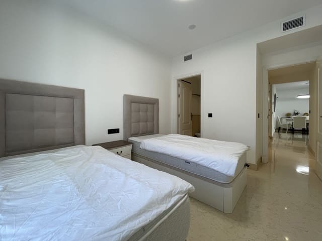 2 Zimmer Apartment zu vermieten in Los Arqueros - Puerto del Almendro, Benahavís mit Pool Garage - 2.300 € (Ref: 8769762)