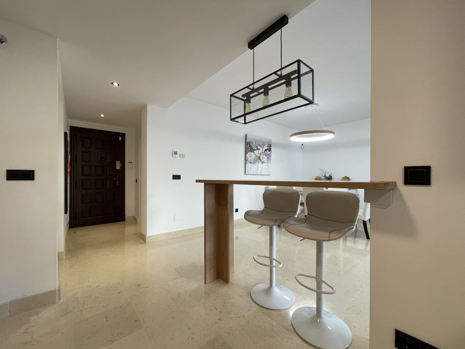 2 Zimmer Apartment zu vermieten in Benahavis mit Pool Garage - 2.300 € (Ref: 8769762)