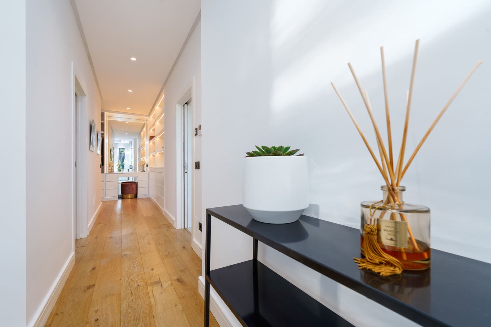 6 soverom Villa til salgs i Nueva Andalucia med svømmebasseng garasje - € 2 590 000 (Ref: 8769764)