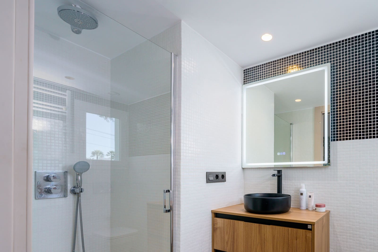 6 soverom Villa til salgs i Nueva Andalucia med svømmebasseng garasje - € 2 590 000 (Ref: 8769764)