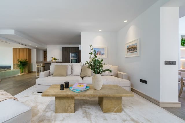 6 soverom Villa til salgs i Nueva Andalucía Centro, Marbella med svømmebasseng garasje - € 2 590 000 (Ref: 8769764)