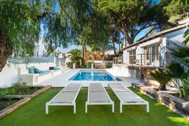 6 soverom Villa til salgs i Nueva Andalucía Centro, Marbella med svømmebasseng garasje - € 2 590 000 (Ref: 8769764)