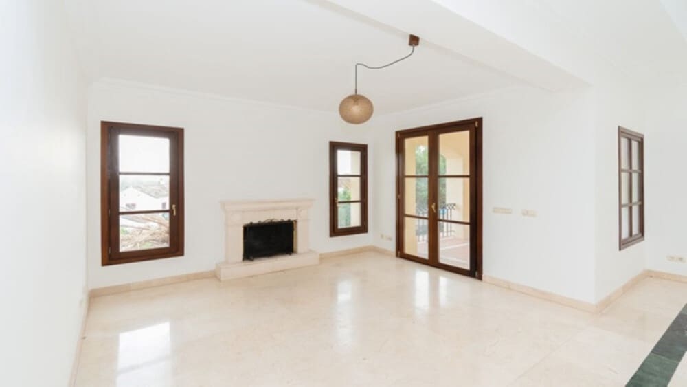 4 bedroom Villa for sale in Nueva Andalucia with pool garage - € 2,365,000 (Ref: 8772934)