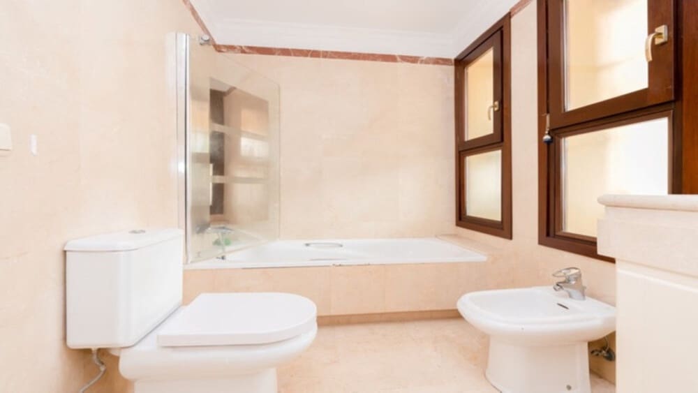 4 bedroom Villa for sale in Nueva Andalucia with pool garage - € 2,365,000 (Ref: 8772934)
