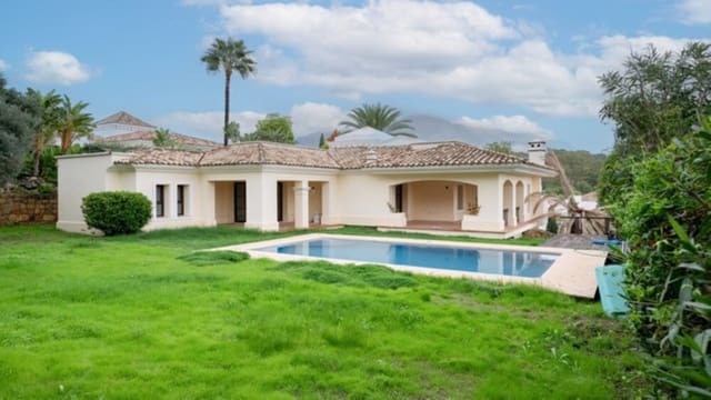 4 sypialnia Willa na sprzedaż w Los Naranjos, Marbella z basenem garażem - 2 365 000 € (Ref: 8772934)
