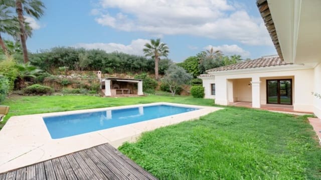 4 sypialnia Willa na sprzedaż w Los Naranjos, Marbella z basenem garażem - 2 365 000 € (Ref: 8772934)