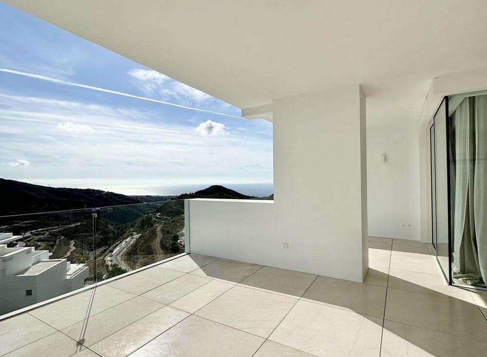 2 soveværelse Lejlighed til salg i Ojen med swimmingpool garage - € 777.000 (Ref: 8772936)