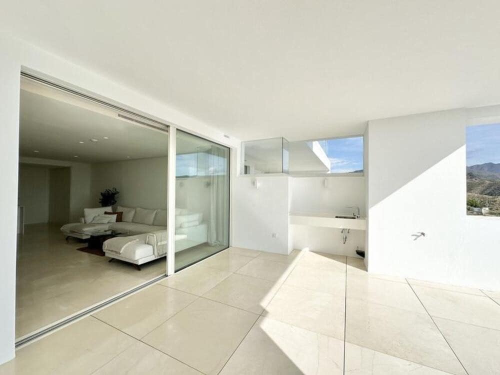 2 soveværelse Lejlighed til salg i Ojen med swimmingpool garage - € 777.000 (Ref: 8772936)