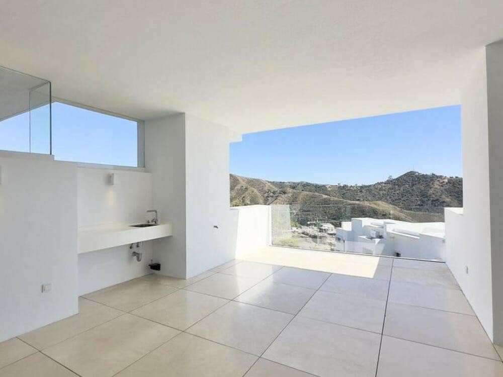 2 soveværelse Lejlighed til salg i Ojen med swimmingpool garage - € 777.000 (Ref: 8772936)