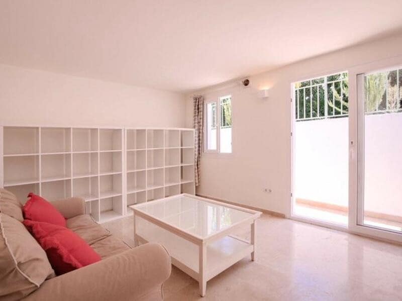 3 Zimmer Villa zu vermieten in Marbella mit Pool Garage - 5.500 € (Ref: 8777668)