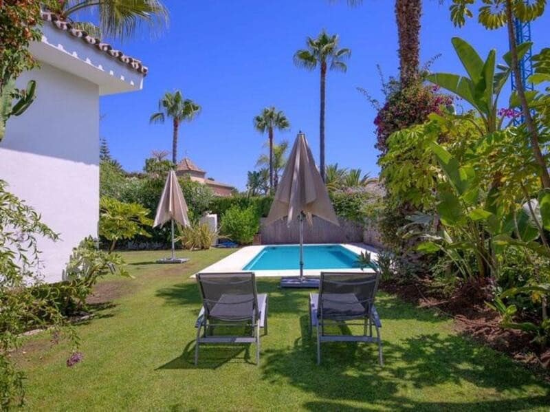 3 Zimmer Villa zu vermieten in Marbella mit Pool Garage - 5.500 € (Ref: 8777668)