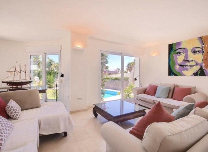3 soverom Villa til leie i Marbella med svømmebasseng garasje - € 5 500 (Ref: 8777668)