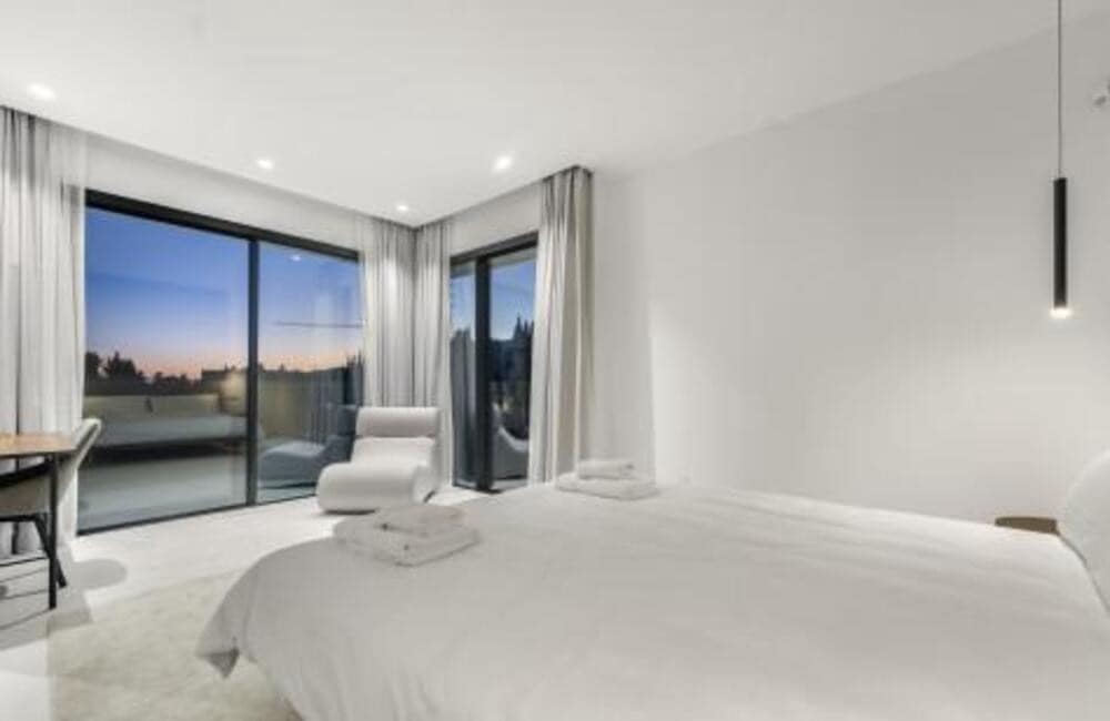 4 quarto Moradia para venda em Benahavis com piscina garagem - 2 695 000 € (Ref: 8785815)