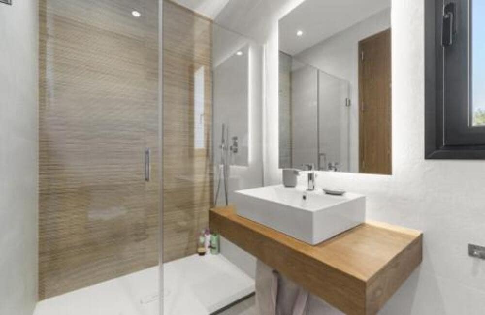 4 quarto Moradia para venda em Benahavis com piscina garagem - 2 695 000 € (Ref: 8785815)