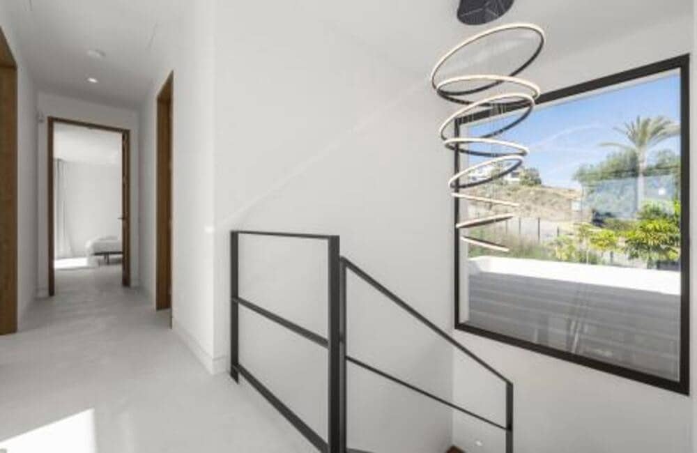 4 quarto Moradia para venda em Benahavis com piscina garagem - 2 695 000 € (Ref: 8785815)