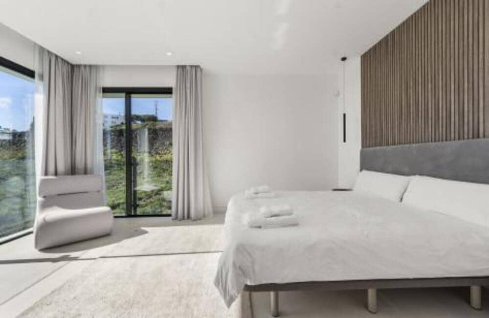 4 quarto Moradia para venda em Benahavis com piscina garagem - 2 695 000 € (Ref: 8785815)