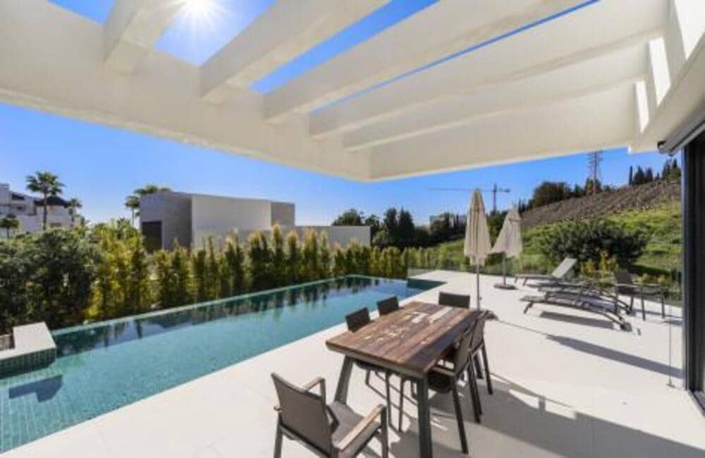 4 quarto Moradia para venda em Benahavis com piscina garagem - 2 695 000 € (Ref: 8785815)