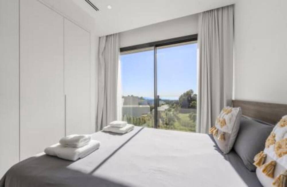 4 quarto Moradia para venda em Benahavis com piscina garagem - 2 695 000 € (Ref: 8785815)