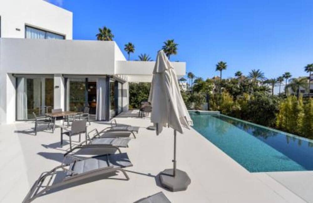 4 quarto Moradia para venda em Benahavis com piscina garagem - 2 695 000 € (Ref: 8785815)