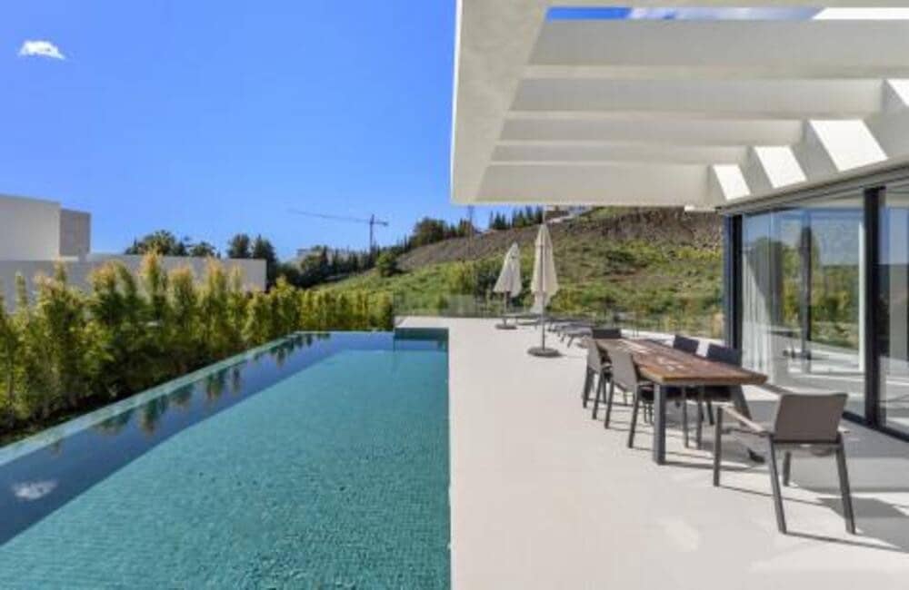 4 quarto Moradia para venda em Benahavis com piscina garagem - 2 695 000 € (Ref: 8785815)