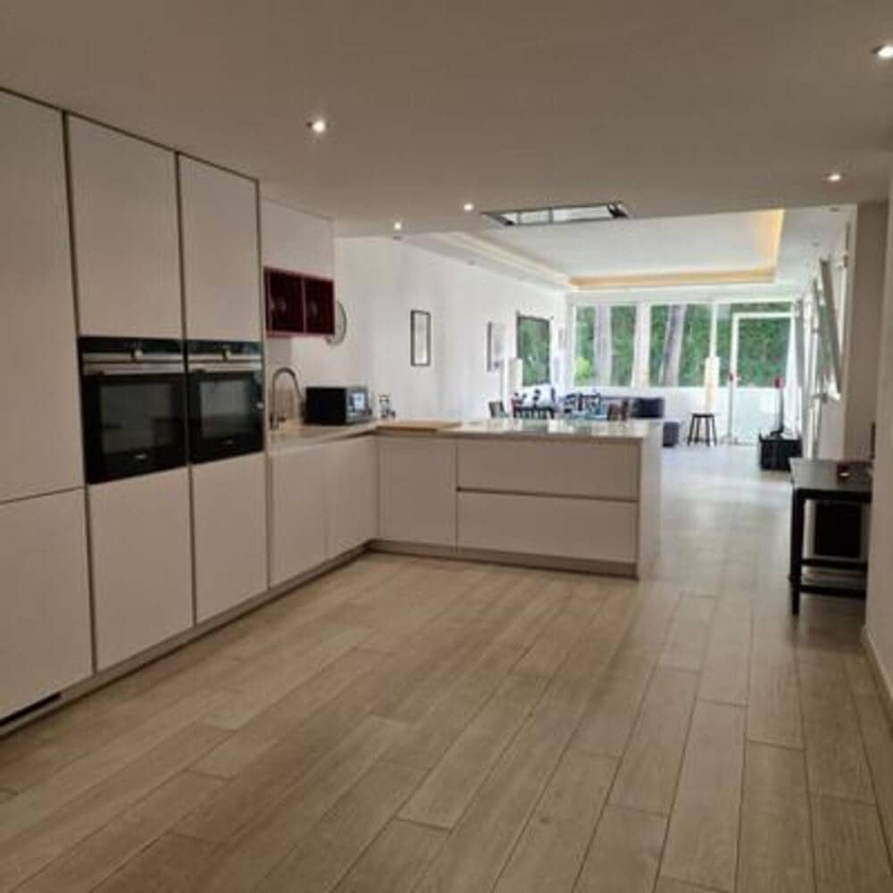 3 slaapkamer Appartement te huur in Marbella met zwembad garage - € 3.850 (Ref: 8788864)