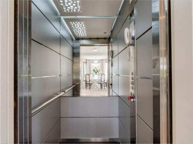 5 quarto Moradia para venda em Costabella, Marbella com piscina garagem - 4 250 000 € (Ref: 8791623)