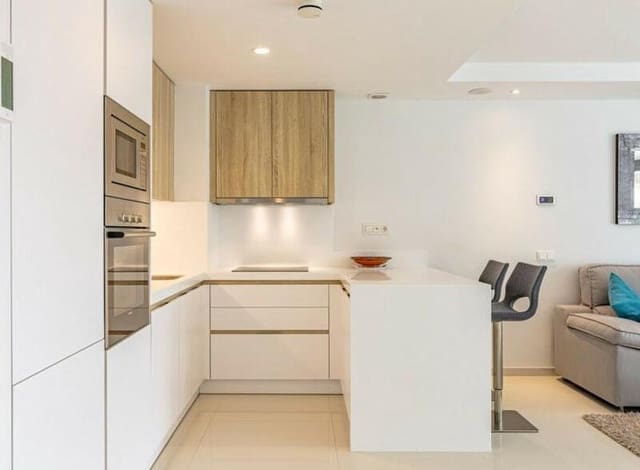 2 sypialnia Apartament do wynajęcia w La Alquería, Estepona z basenem garażem - 3 500 € (Ref: 8800652)