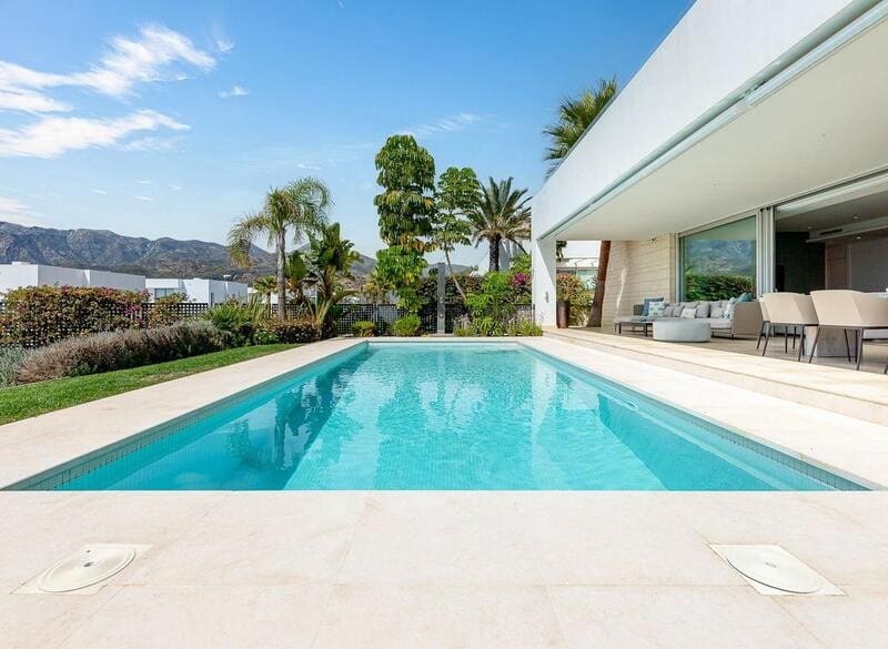 5 makuuhuone Huvila vuokrattavana paikassa Marbella mukana uima-altaan 
autotalli - 14 000 € (Ref: 8804034)