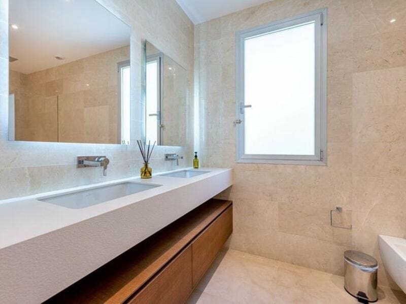 5 makuuhuone Huvila vuokrattavana paikassa Marbella mukana uima-altaan 
autotalli - 14 000 € (Ref: 8804034)