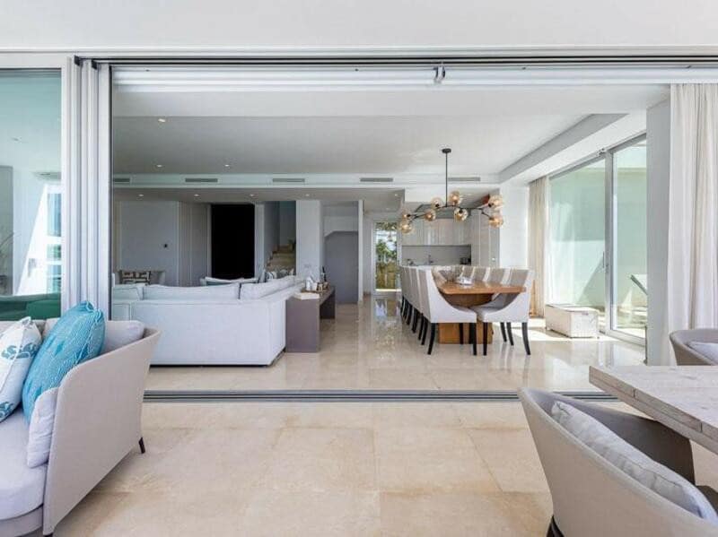 5 makuuhuone Huvila vuokrattavana paikassa Marbella mukana uima-altaan 
autotalli - 14 000 € (Ref: 8804034)