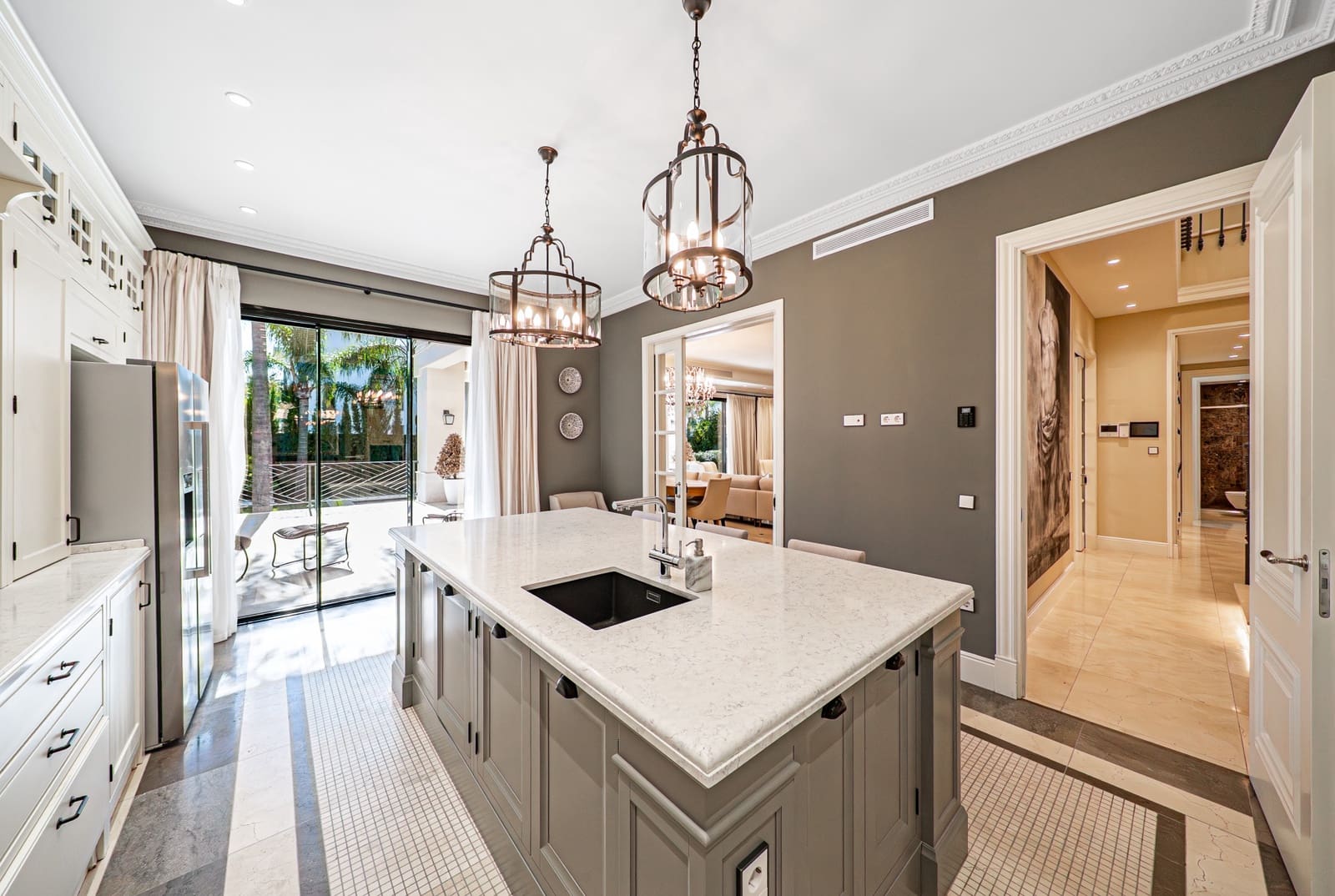 6 sypialnia Willa na sprzedaż w Los Flamingos z basenem garażem - 3 650 000 € (Ref: 8809069)