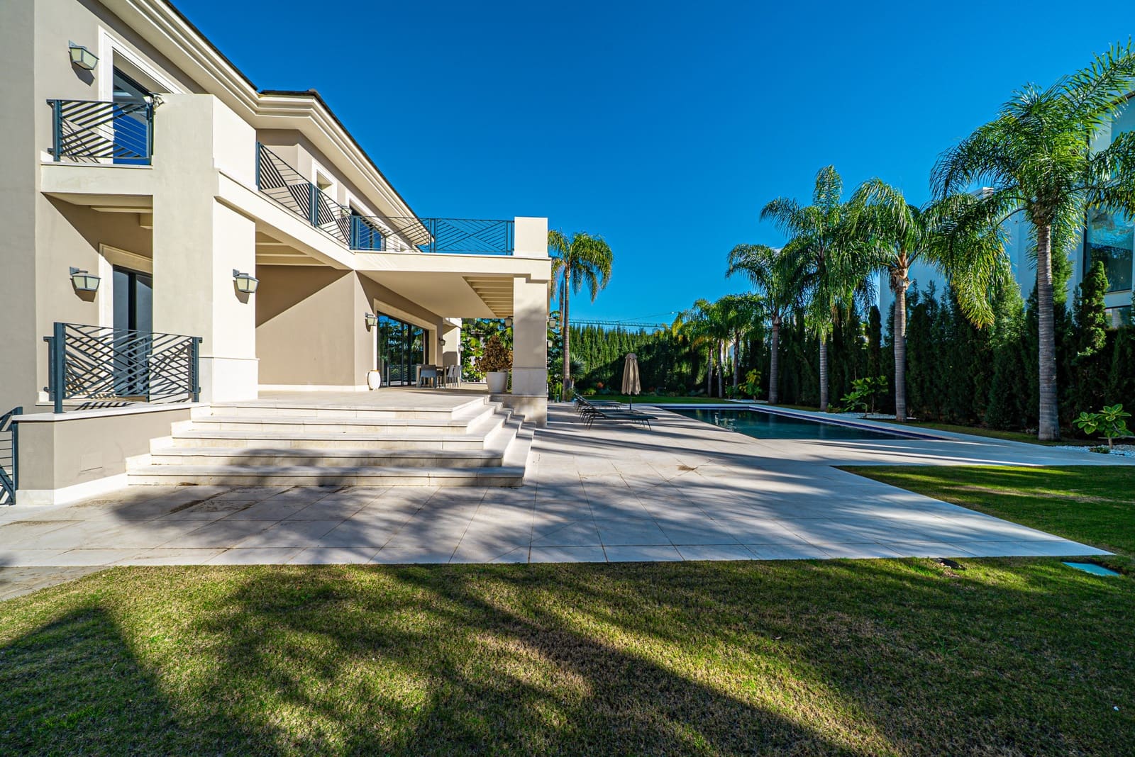 6 sypialnia Willa na sprzedaż w Los Flamingos z basenem garażem - 3 650 000 € (Ref: 8809069)