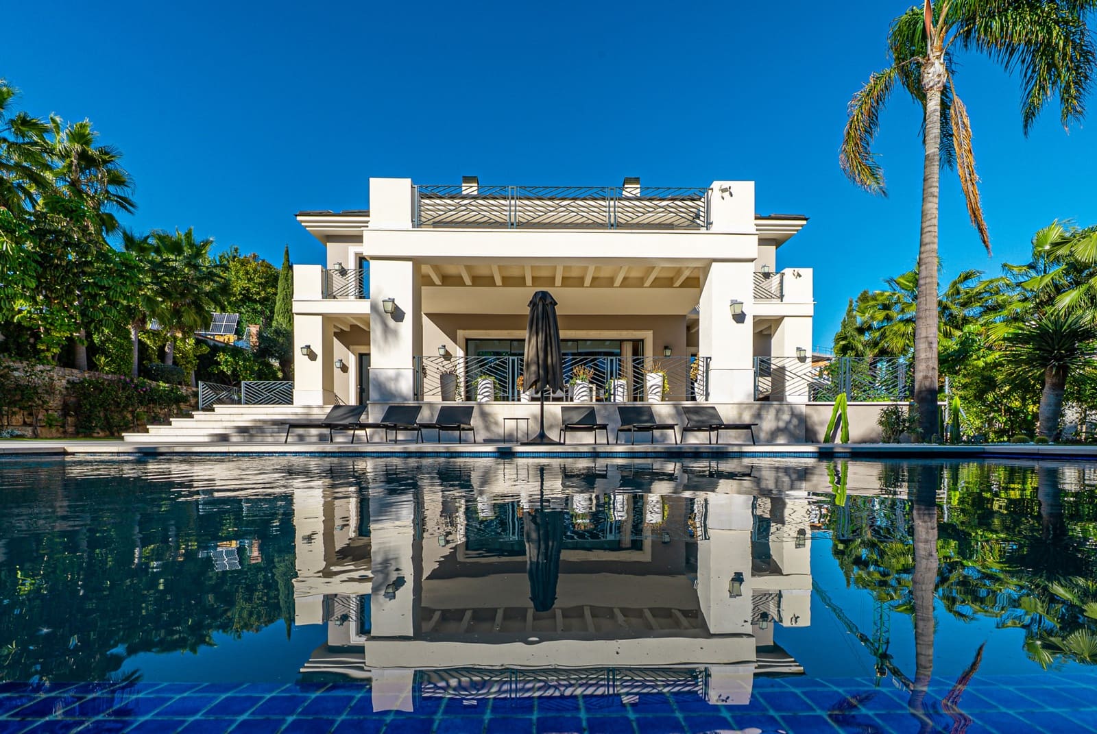 6 sypialnia Willa na sprzedaż w Los Flamingos z basenem garażem - 3 650 000 € (Ref: 8809069)