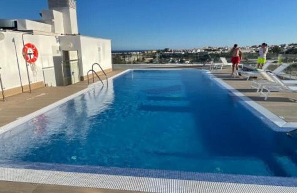 3 soveværelse Penthouse til leje i Marbella med swimmingpool garage - € 3.300 (Ref: 8816888)